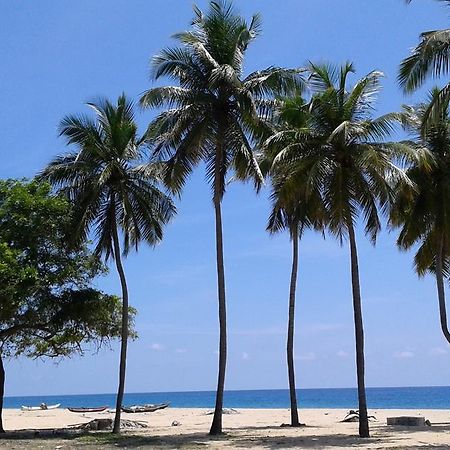 Naaval Beach Villa & Rooms Batticaloa Chambre photo