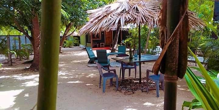 Naaval Beach Villa & Rooms Batticaloa Extérieur photo