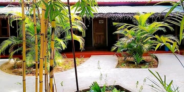 Naaval Beach Villa & Rooms Batticaloa Extérieur photo
