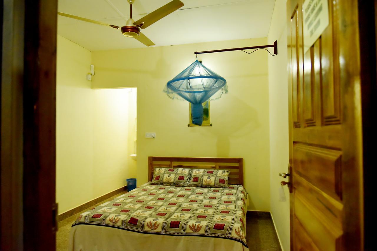 Naaval Beach Villa & Rooms Batticaloa Extérieur photo